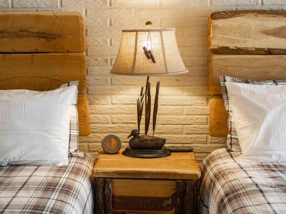 Stonegate Lodge 2 Queen Beds Wifi Tv Salt Water Pool Fire Pits #303 Eureka Springs Ngoại thất bức ảnh